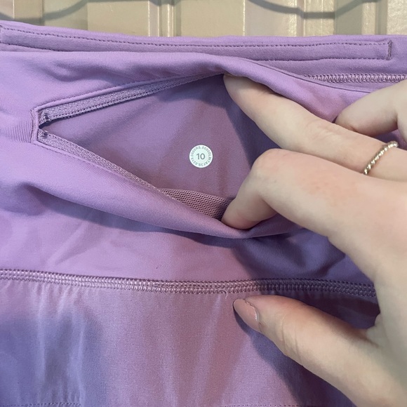 Lululemon Speed Up Shorts - Picture 3 of 4